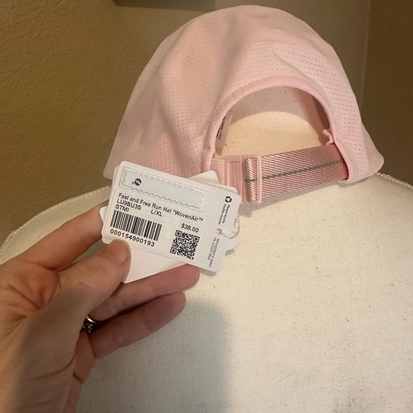 Lululemon Fast & Free Running Hat- RARE strawberry milkshake - Picture 4 of 8